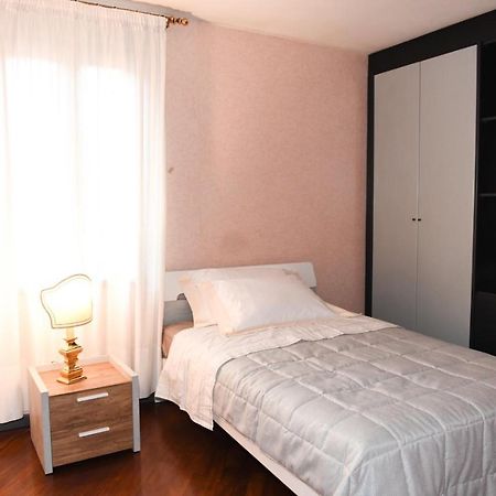Dimora Noemi Apartment Verona Bagian luar foto